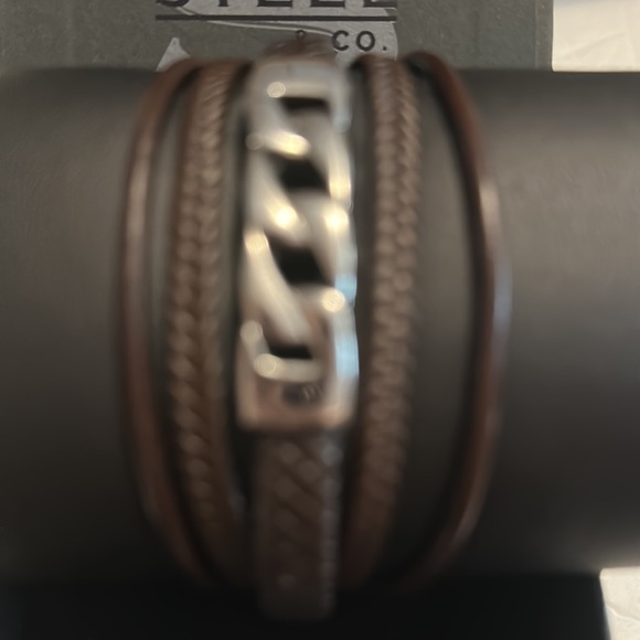 Men Stainless steel & pu leather brown/ silver tone bracelet.8.5” - Picture 2 of 5